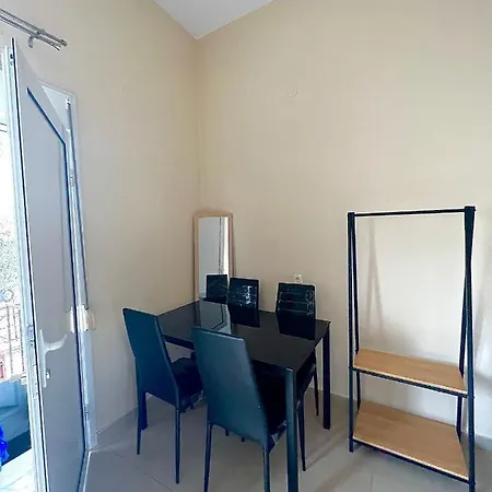 Apartment Kalamitsa By The